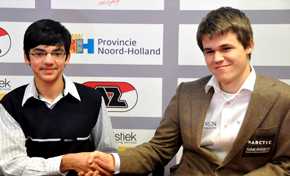 Magnus med Anish Giri, vinner av gruppe B