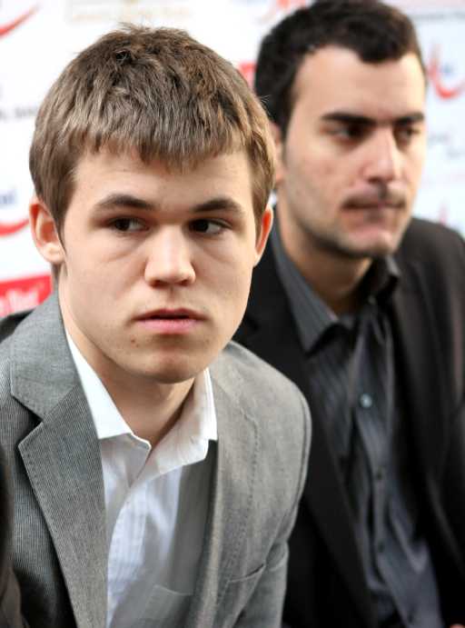 Carlsen og Dominguez p pressekonferansen