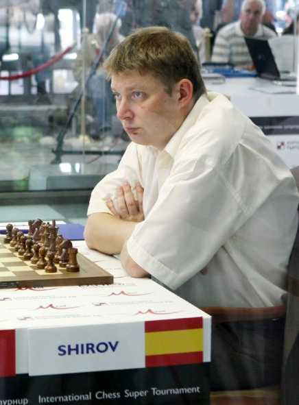 Shirov alene i tet etter sjette runde