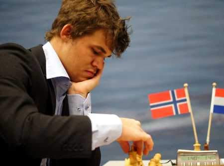 Magnus Carlsen er suveren i Tata Chess.