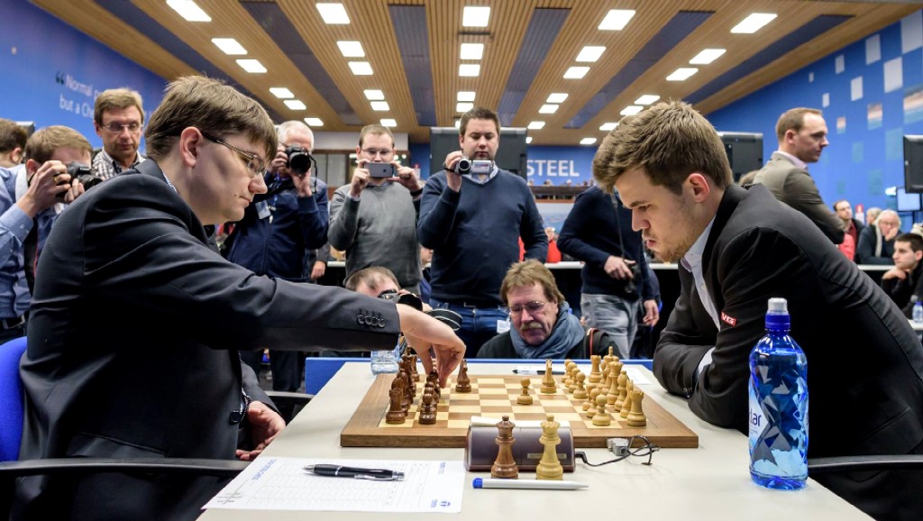 Carlsen vant lett mot Tomashevsky i sjette runde.