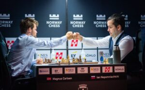 Carlsen spilte remis mot Nepomniachtchi , men vant i Armageddon