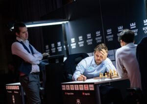 Nepomniachtchi ser Carlsen slite mot Tari