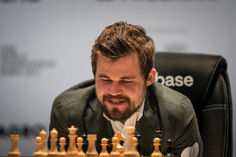 Carlsen-Nepo 8: Magnus lands killer blow