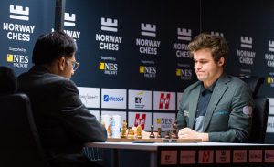 Anand vant Armageddonparitet mot Carlsen