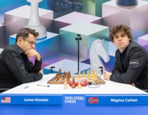 Aronian og Carlsen spilte remis i første runde