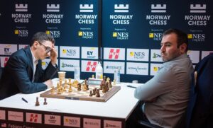 Caruana tapte overraskende mot Mamedyarov
