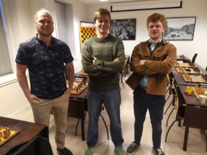 De tre beste i Bergen Vårhurtigsjakk: Riisem, Fossheim og Bjarnason