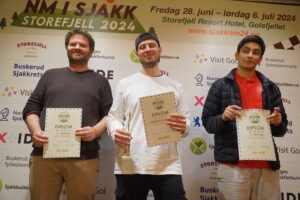 De tre beste i NM i lynsjakk: Ringdal Hansen, Al-Tarboush og Amar