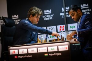 Carlsen slo Erigasi i 4. runde Carlsen slo Erigasi i 4. runde