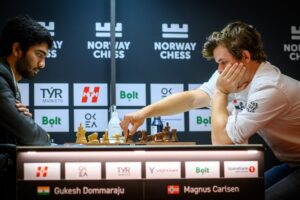 Gukesh slo Carlsen i 6. runde